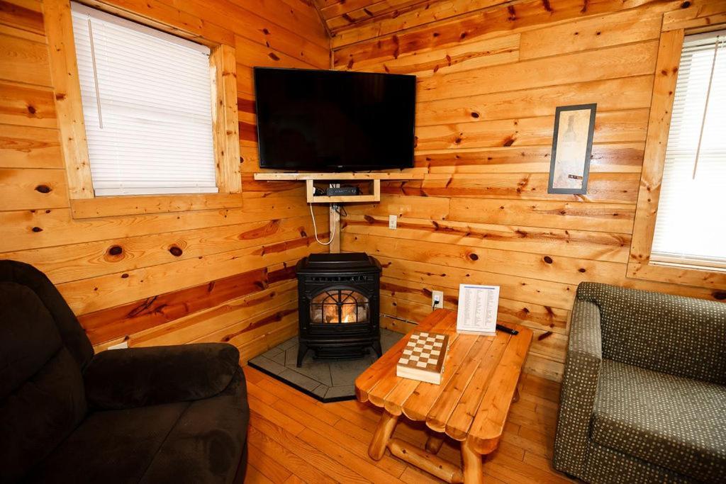 The Cabins At Pine Haven - Beckley Beaver Exterior foto